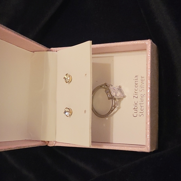 Zirconia Studs with Bonus Ring - Picture 4 of 17